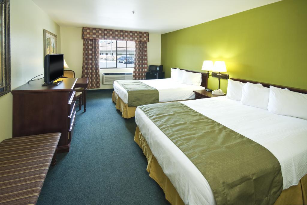 ซูเปอร์ 8 บาย วินด์แฮม แมคคอลล์ Motel แม็คคอลล์ ภายนอก รูปภาพ