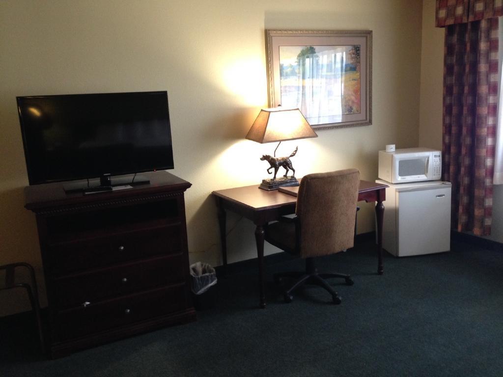 ซูเปอร์ 8 บาย วินด์แฮม แมคคอลล์ Motel แม็คคอลล์ ภายนอก รูปภาพ